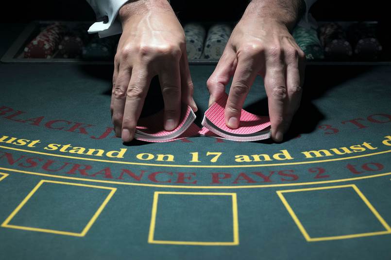 Trò chơi đánh bạc trực tiếp với các Dealer là gì?